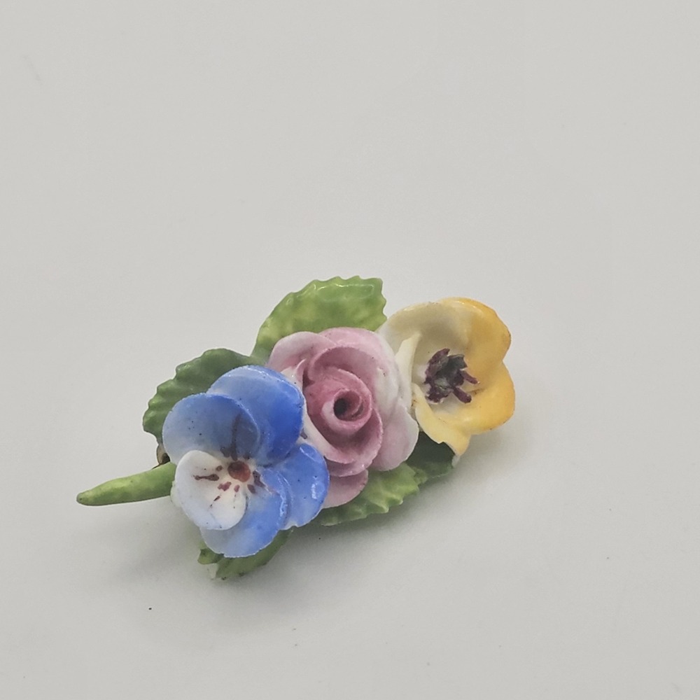 Vintage Dorothy Ann Hand Painted Porcelain Floral Pin Brooch Made in England